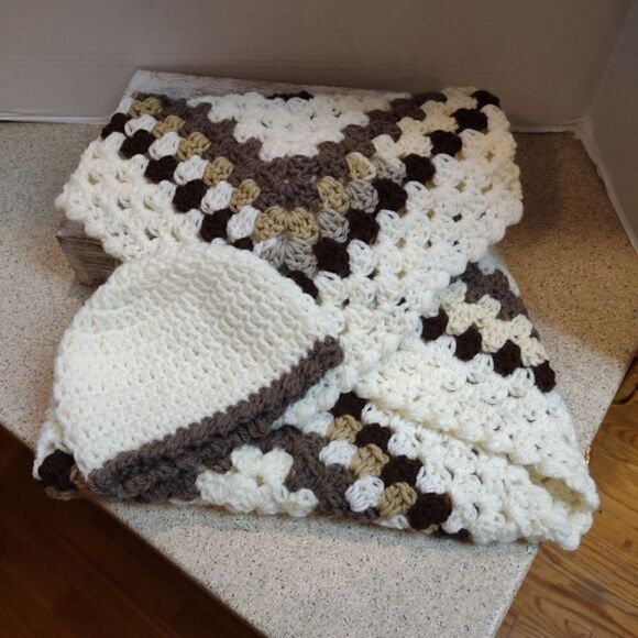 New Crochet Baby Hat and Blanket Set - Picture 1 of 4